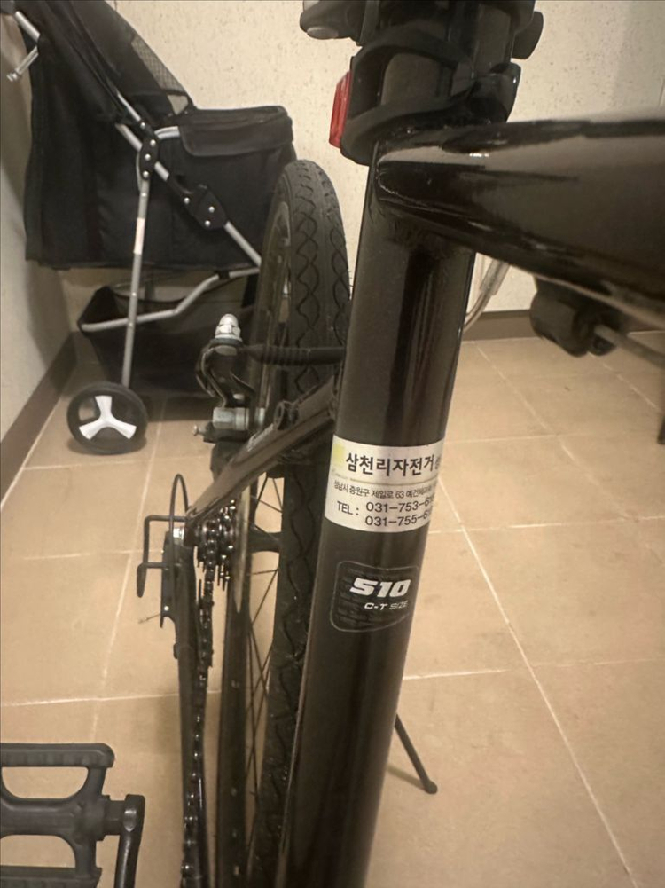 삼천리자전거 700c토러스21 S10 블랙 하이브리드 자전거 이미지