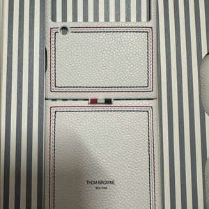 톰브라운에디션 케이스 새제품 이미지