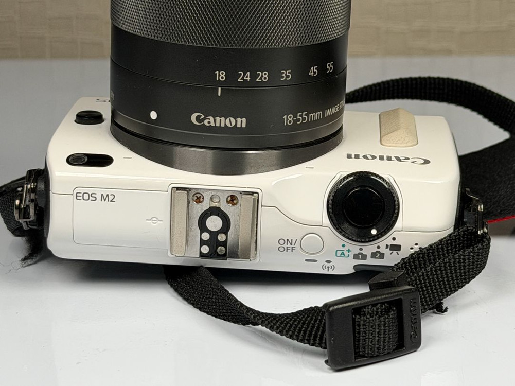 캐논 EOS M2 미러리스 카메라 이미지