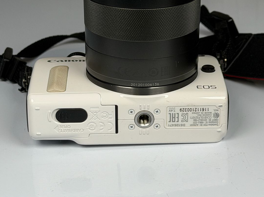 캐논 EOS M2 미러리스 카메라 이미지