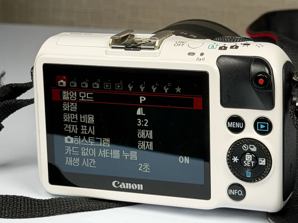 캐논 EOS M2 미러리스 카메라 이미지