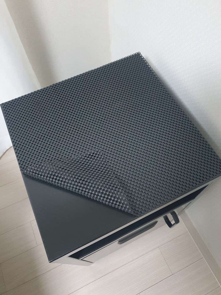 철재 캐비넷 디자인 협탁입니다. 이미지