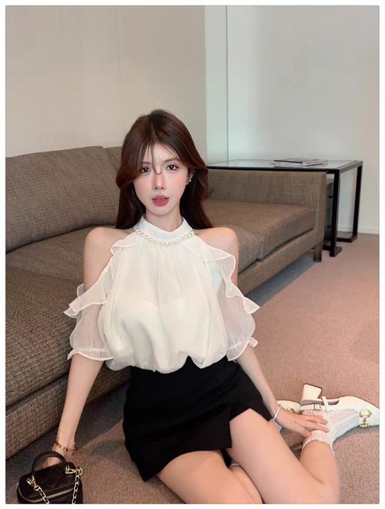 진주 목걸이 오프숄더 블라우스 이미지