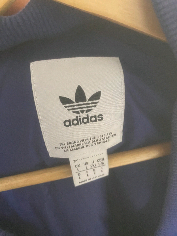 바시티 자켓 이미지