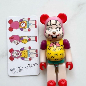 노숙자 베어브릭 100% 이미지