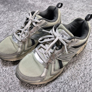 뉴발란스 410V5 2E 실버 260 이미지