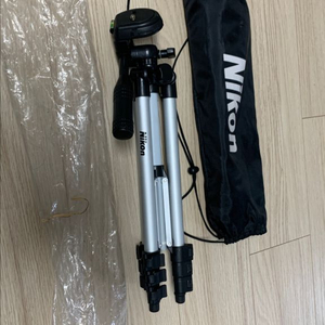 니콘 올림푸스 삼각대 2개 각각 팝니다. 이미지