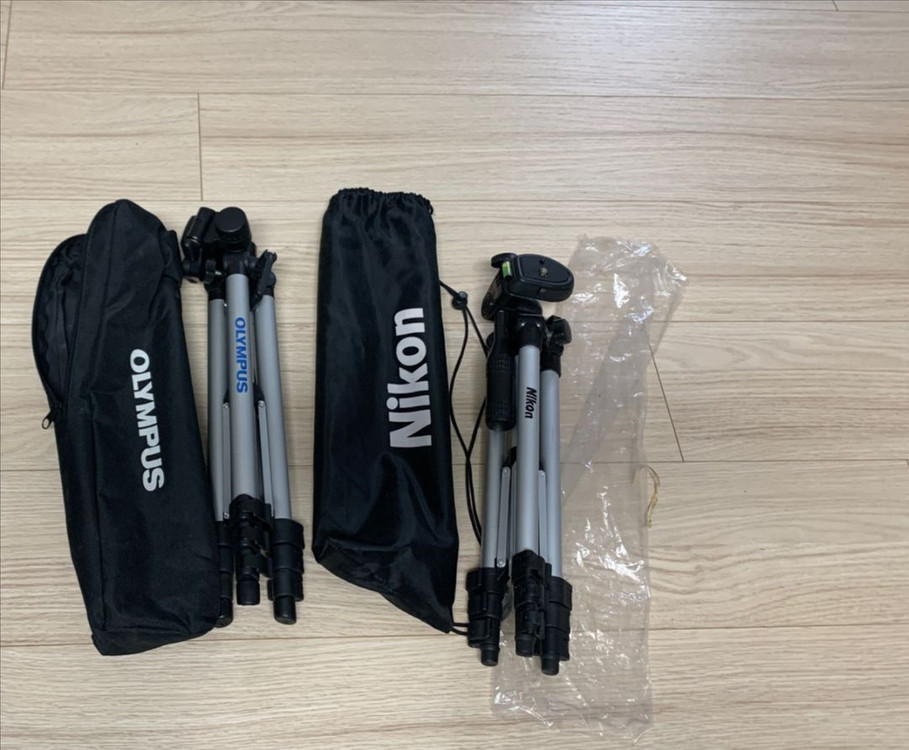 니콘 올림푸스 삼각대 2개 각각 팝니다. 이미지