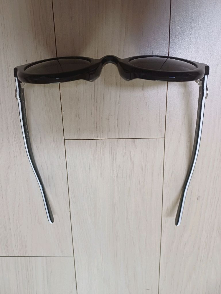 몽클레어 블랙 선글라스 이미지