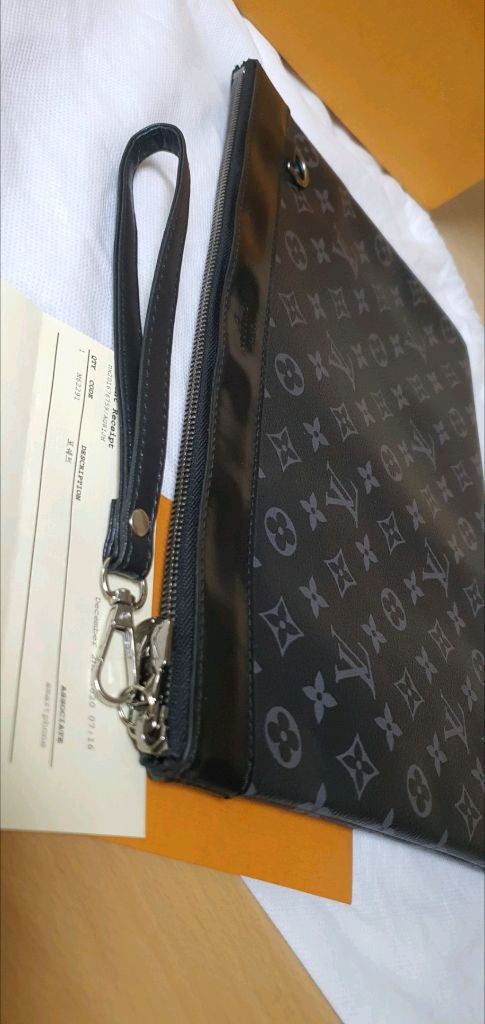 루이비통 이클립스 클러치백 정품S급(영수증O)구찌프라다루이비통디올고야드샤넬셀린느보테가생로랑발렌시아가버버리가방 이미지