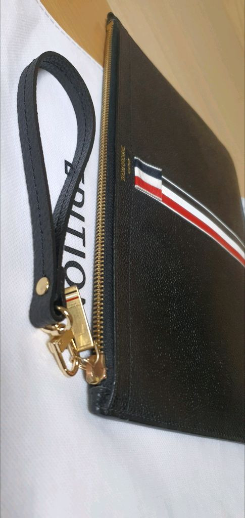 톰브라운 클러치백/파우치백 스몰 정품A급(감정O)구찌프라다루이비통디올고야드샤넬셀린느보테가생로랑발렌시아가버버리가방 이미지