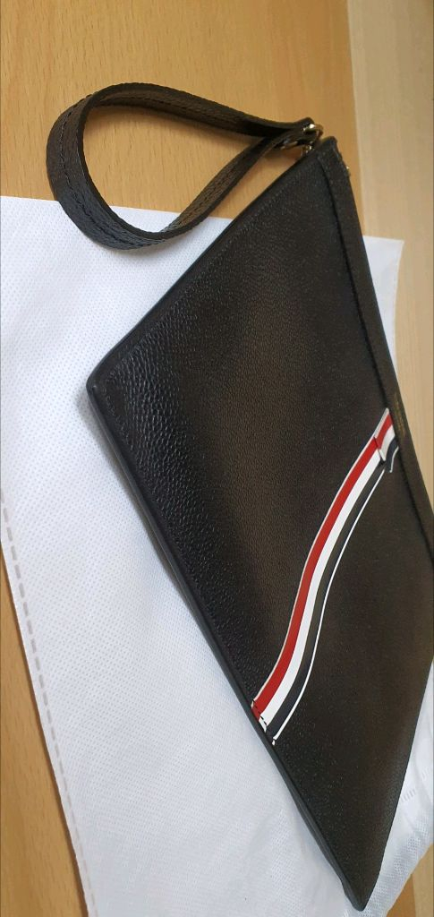 톰브라운 클러치백/파우치백 스몰 정품A급(감정O)구찌프라다루이비통디올고야드샤넬셀린느보테가생로랑발렌시아가버버리가방 이미지