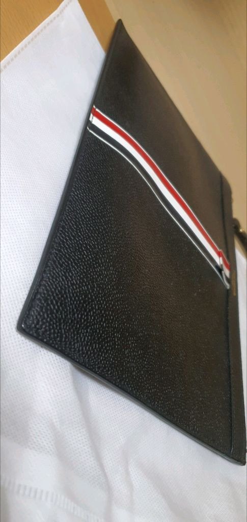 톰브라운 클러치백/파우치백 스몰 정품A급(감정O)구찌프라다루이비통디올고야드샤넬셀린느보테가생로랑발렌시아가버버리가방 이미지