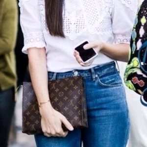 루이비통 토일렛26 클러치백/파우치백 정품S급(감정O)구찌프라다루이비통디올고야드샤넬셀린느보테가생로랑발렌시아가가방 이미지