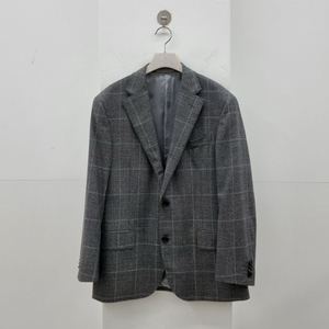 CORNELIANI 꼬르넬리아니 이미지