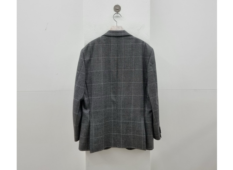 CORNELIANI 꼬르넬리아니 이미지