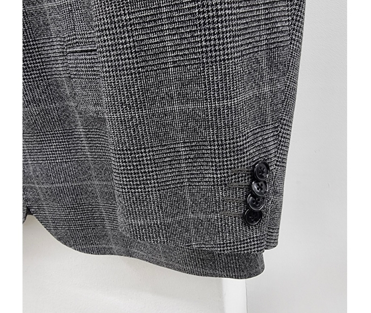 CORNELIANI 꼬르넬리아니 이미지