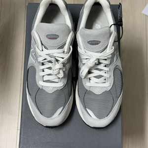 뉴발란스 2002R 고어텍스 260사이즈 이미지