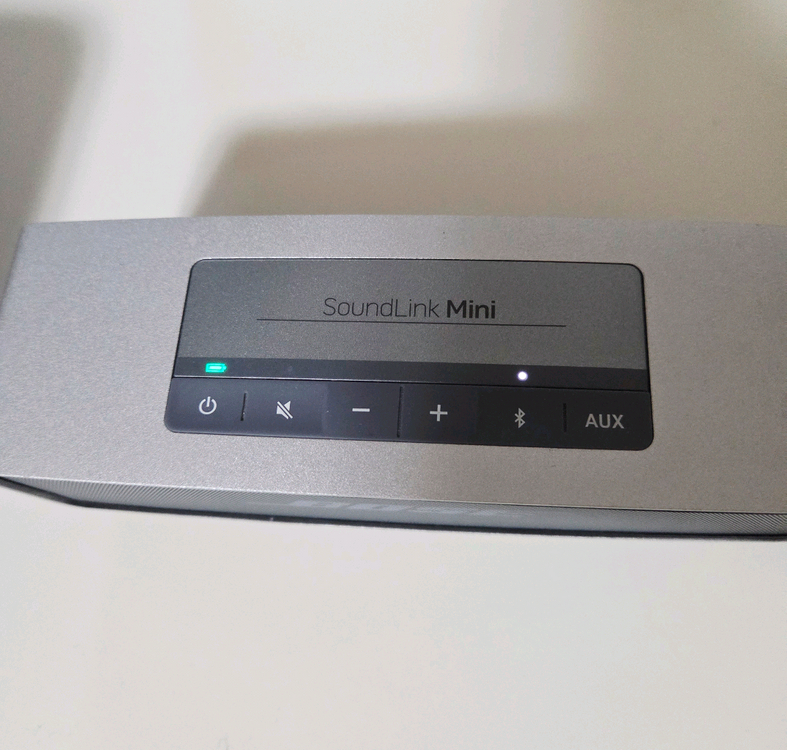 보스 사운드링크 미니 블루투스 휴대용 스피커 이미지