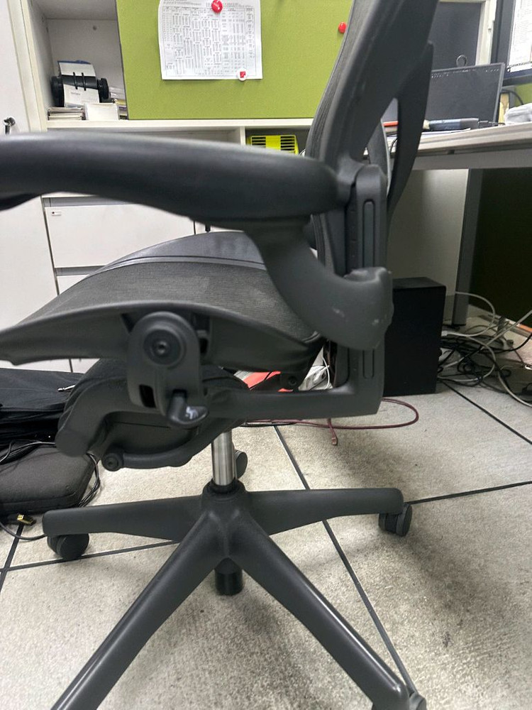 수입명품 허먼밀러 에어론 체어 이미지