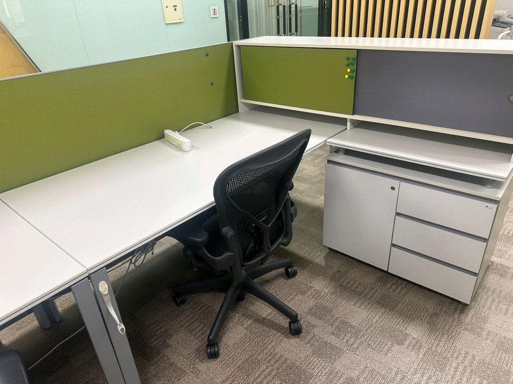 수입명품 허먼밀러 에어론 체어 이미지