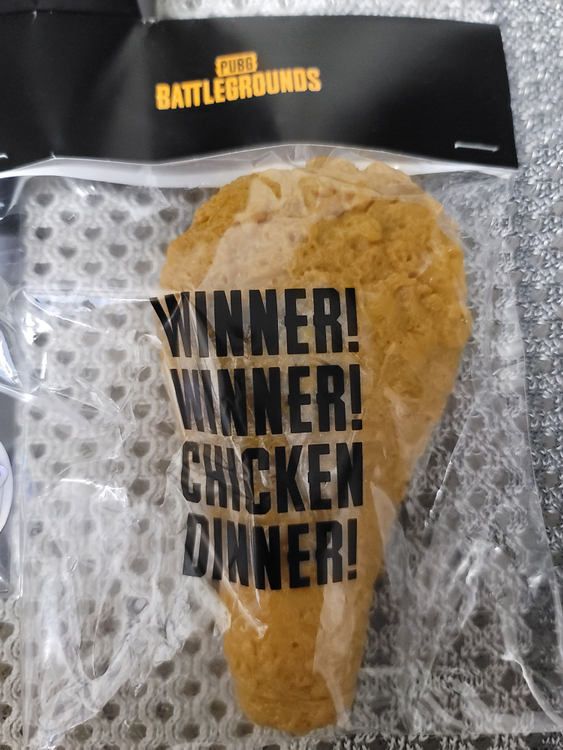 배틀그라운드 9주년 2000G코인&박스,응원봉,치킨스트레스볼,키링,스티커 이미지