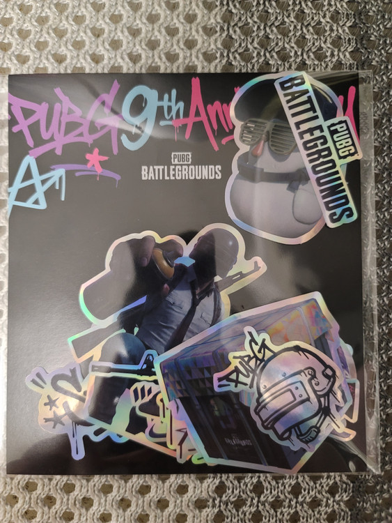 배틀그라운드 9주년 2000G코인&박스,응원봉,치킨스트레스볼,키링,스티커 이미지