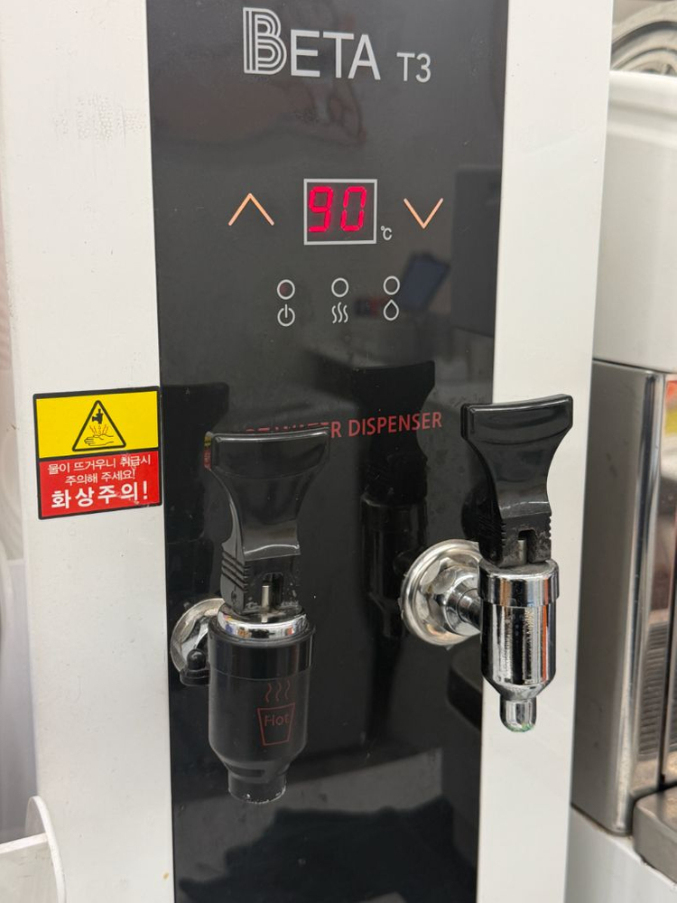 카페정리로 커피머신 제빙기 안핌그라인더 등등 판매합니다. 이미지