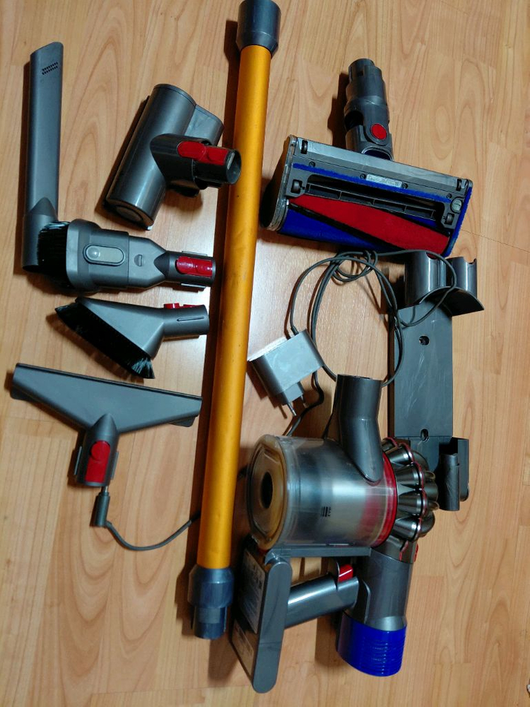 다이슨 V8 무선청소기 / 보쉬 / 디월트 이미지