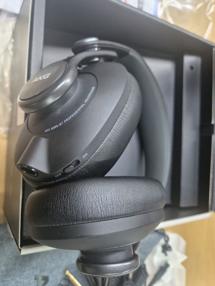AKG K371-BT 블루투스 해드폰 이미지