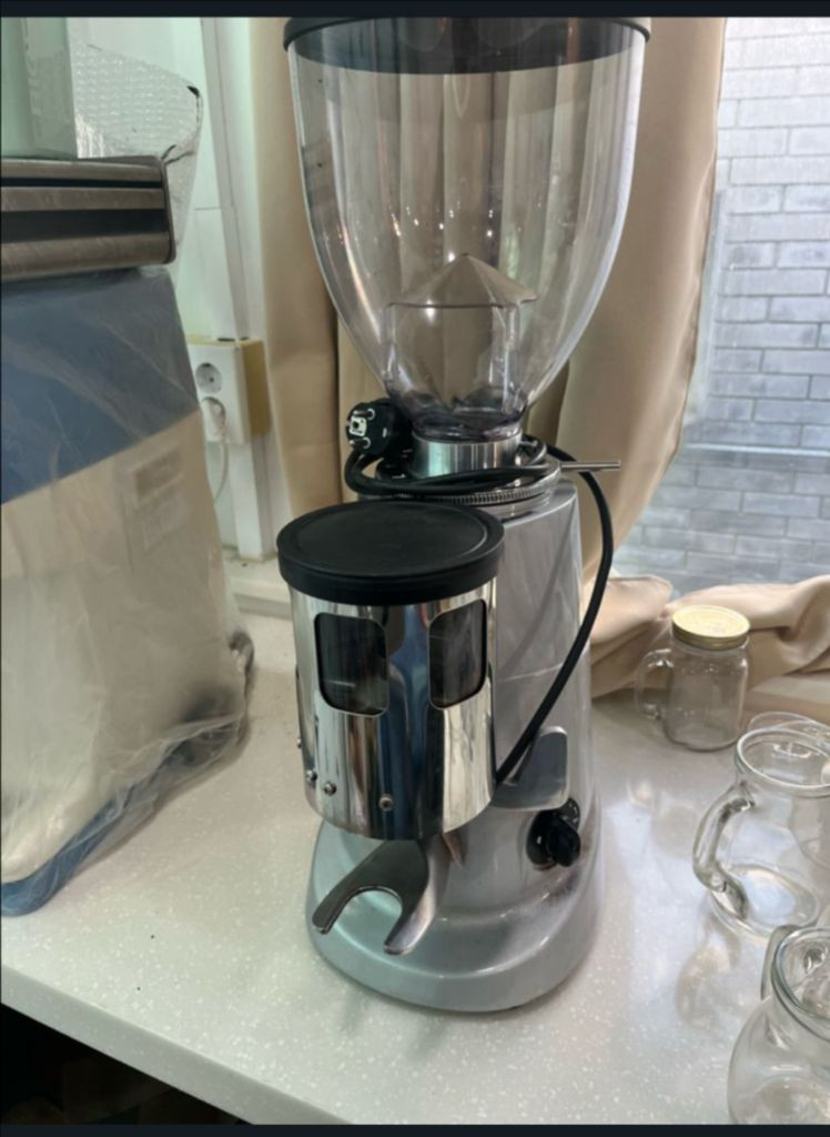 커피 그라인더 이미지