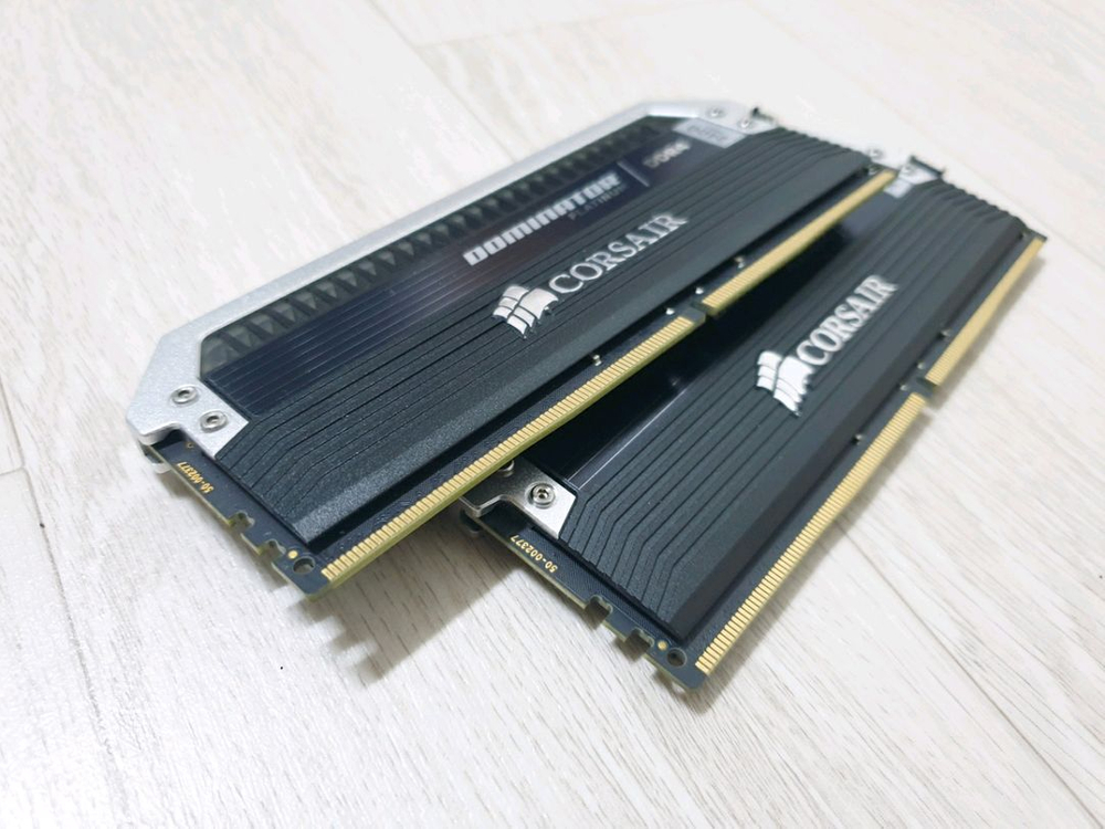 커세어 DDR4 도미네이터 8GBx2 (16GB) 램 이미지
