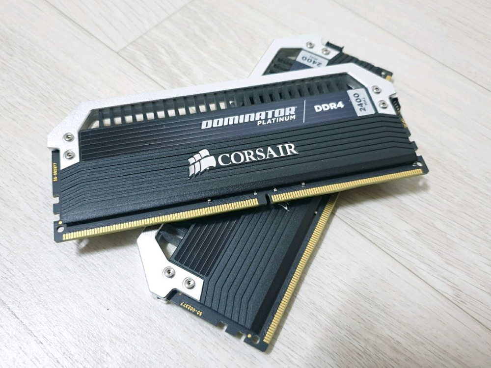 커세어 DDR4 도미네이터 8GBx2 (16GB) 램 이미지