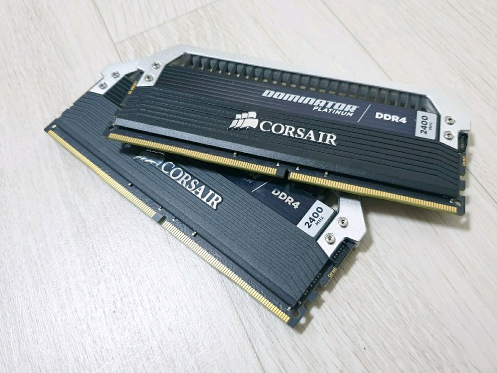 커세어 DDR4 도미네이터 8GBx2 (16GB) 램 이미지