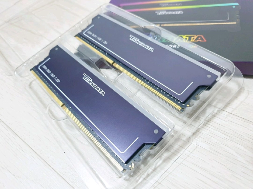 미친성능 DDR4 4600MHz CL20 ARGB 튜닝 램 (16GBx2) 32GB 이미지