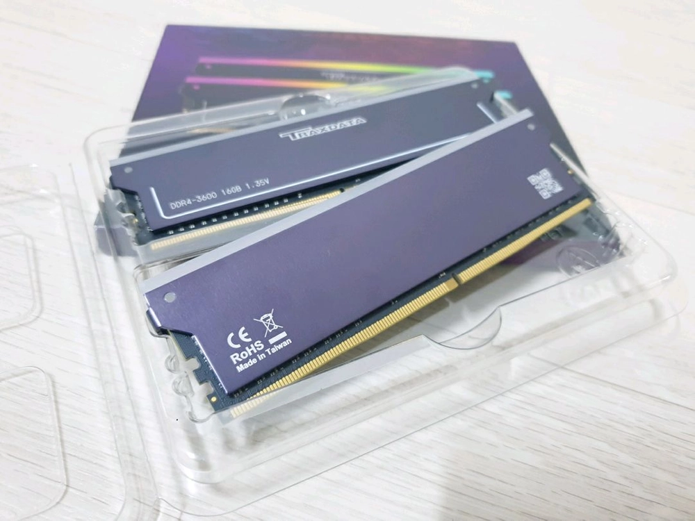 미친성능 DDR4 4600MHz CL20 ARGB 튜닝 램 (16GBx2) 32GB 이미지
