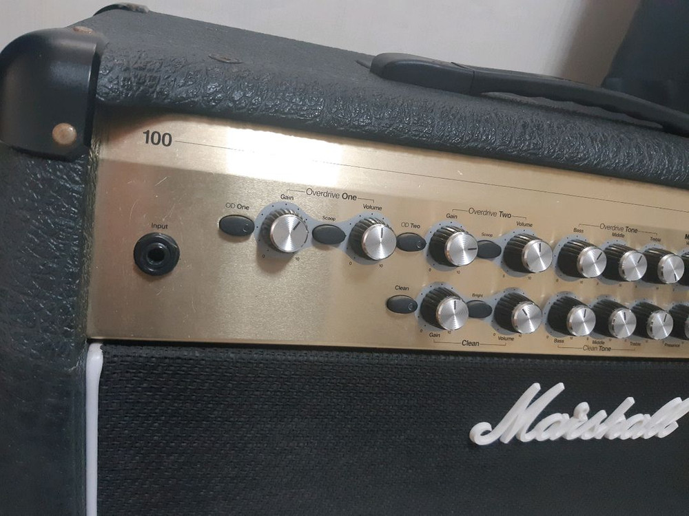 마샬 기타앰프 이미지