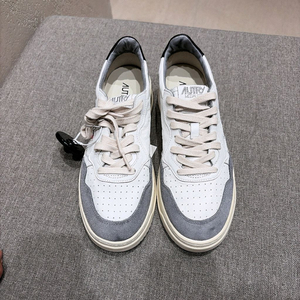 오트리 메달리스트 스니커즈 41 새제품 이미지