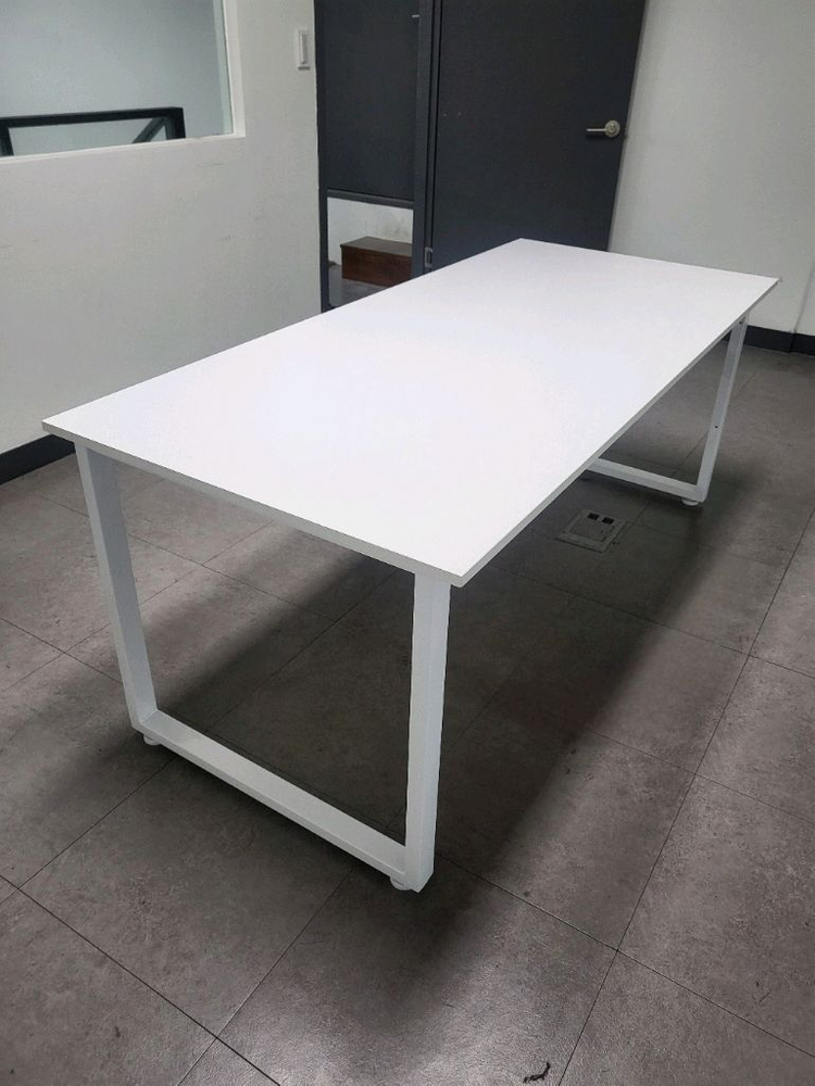 파티션 책상 의자 원탁 서랍 수납장 책장 캐비닛 회의용테이블 회의용의자 원형탁자 이미지