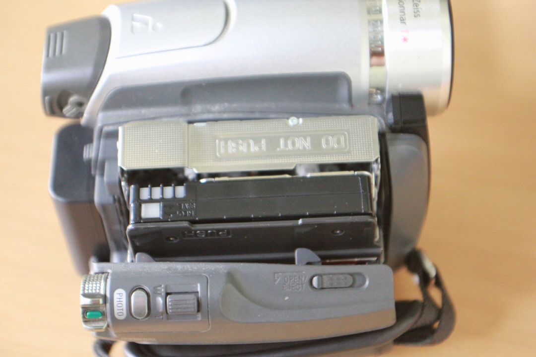 소니 빈티지 레토로 감성의 캠코더 DCR-HC96 6m 이미지