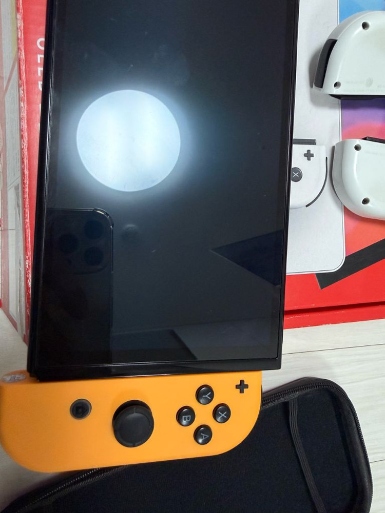 닌텐도 스위치 OLED 화이트 풀구성 제품 판매합니다. 이미지