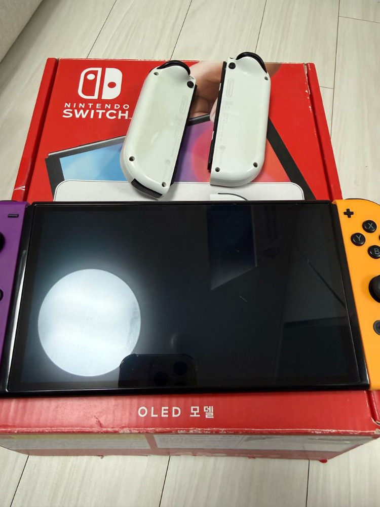 닌텐도 스위치 OLED 화이트 풀구성 제품 판매합니다. 이미지