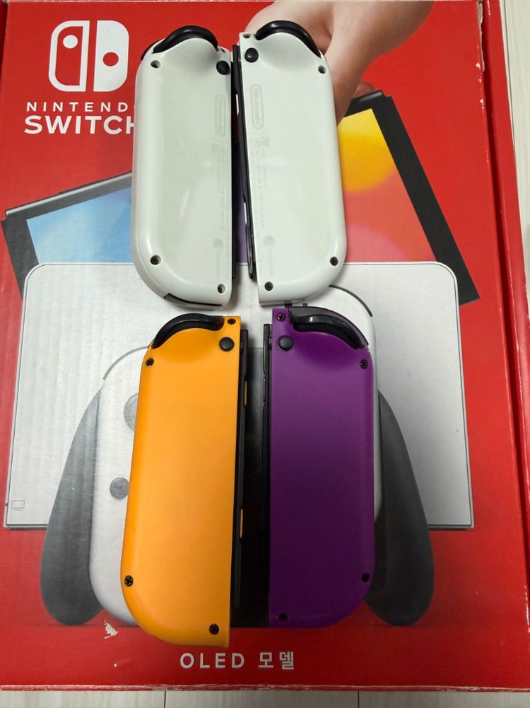 닌텐도 스위치 OLED 화이트 풀구성 제품 판매합니다. 이미지