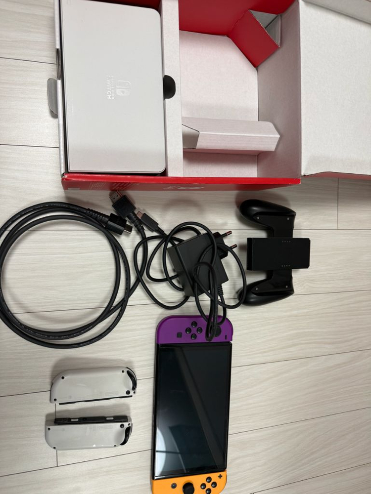 닌텐도 스위치 OLED 화이트 풀구성 제품 판매합니다. 이미지