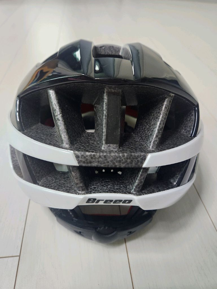 Breeo 자전거 헬멧(4) + Bontrager 펌프(3) 거치대 무료 이미지