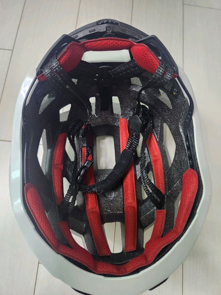 Breeo 자전거 헬멧(4) + Bontrager 펌프(3) 거치대 무료 이미지