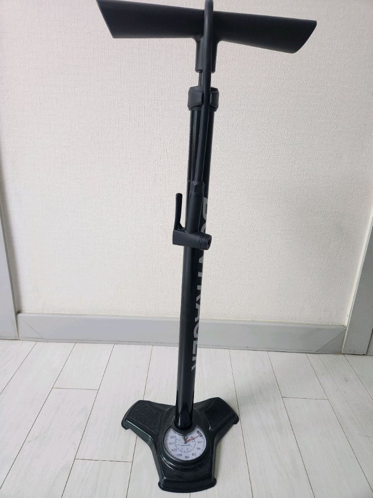 Breeo 자전거 헬멧(4) + Bontrager 펌프(3) 거치대 무료 이미지