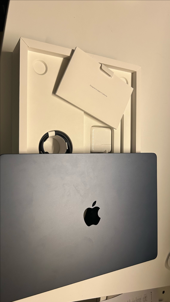 맥북 에어 M3 15인치 (8GB / 256GB) 판매합니다 이미지