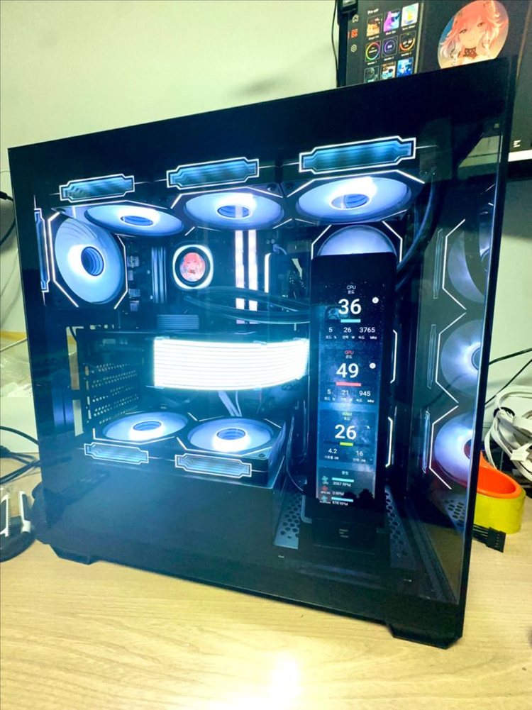 RTX 5060 새 그래픽카드 장착! 블랙 우드 감성 게이밍 PC 완성형 이미지