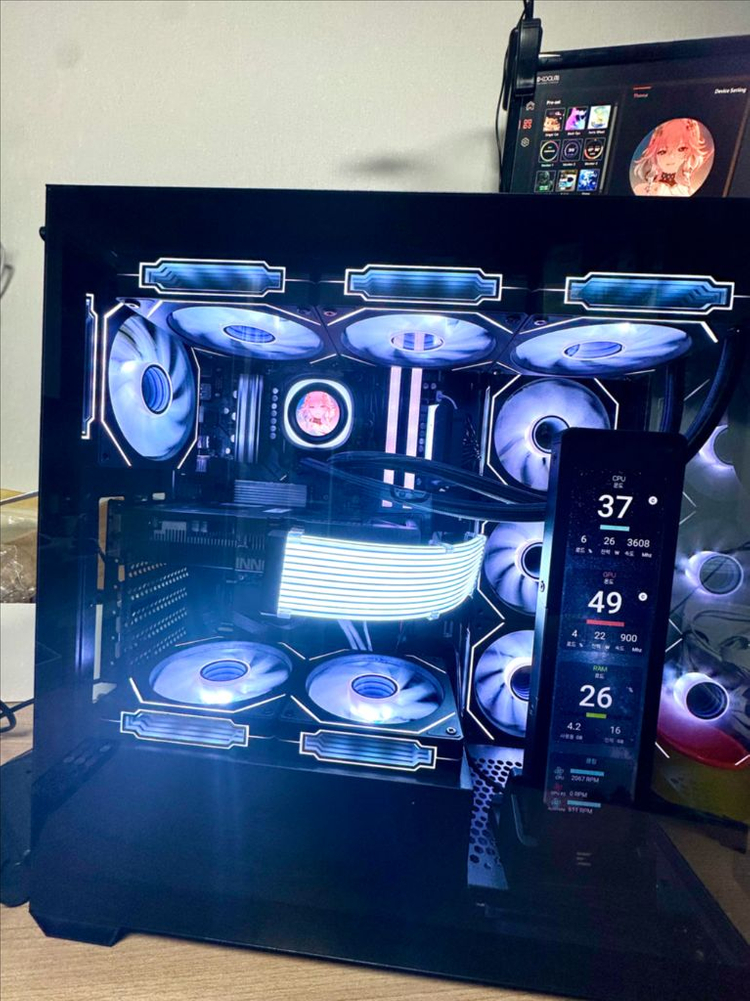 RTX 5060 새 그래픽카드 장착! 블랙 우드 감성 게이밍 PC 완성형 이미지